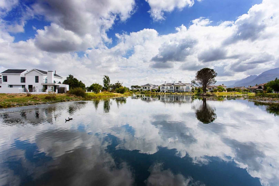 To Let 4 Bedroom Property for Rent in Val De Vie Estate Western Cape